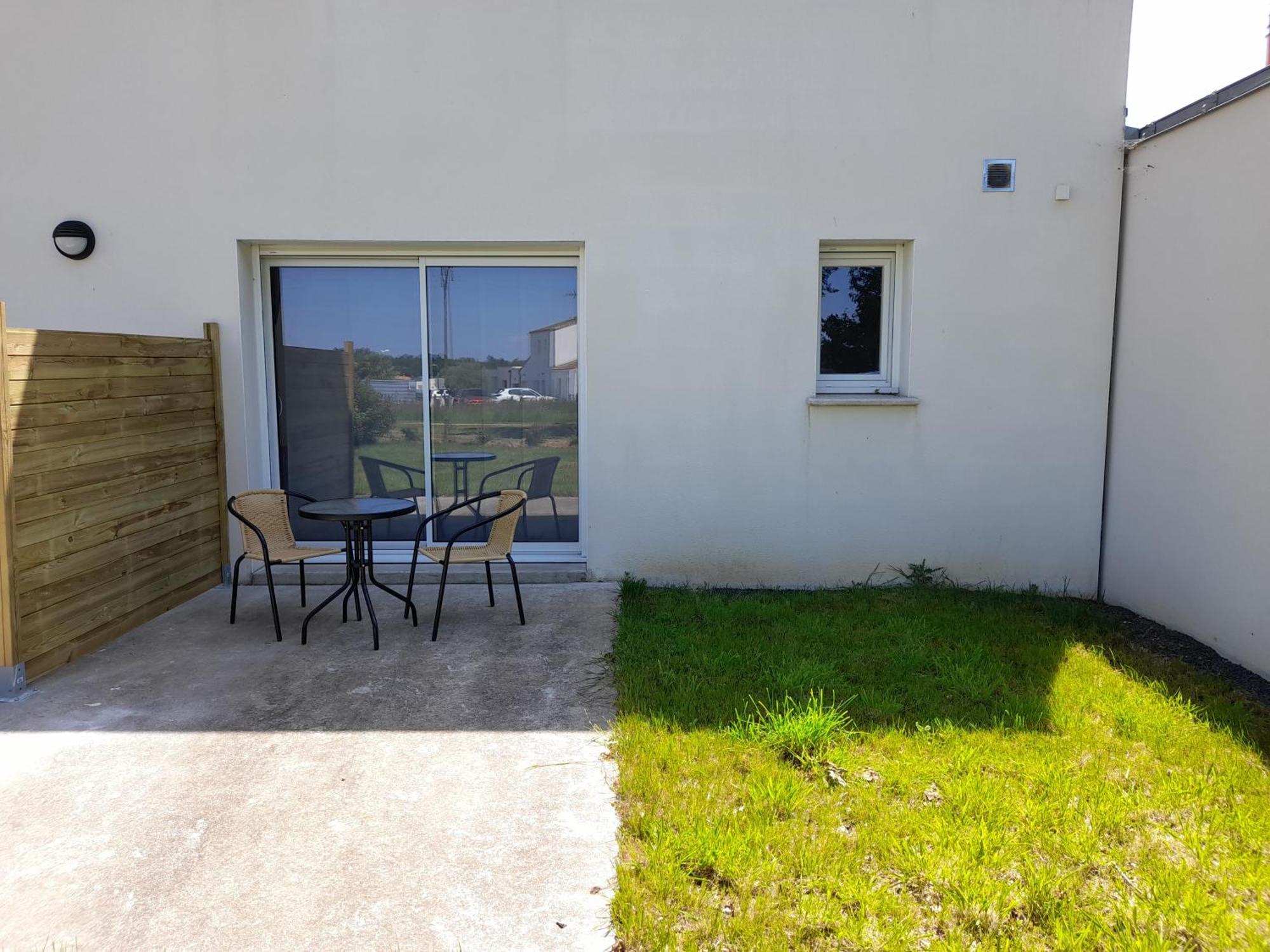 Studio Lumineux Avec Terrasse La Roche-sur-Yon Extérieur photo