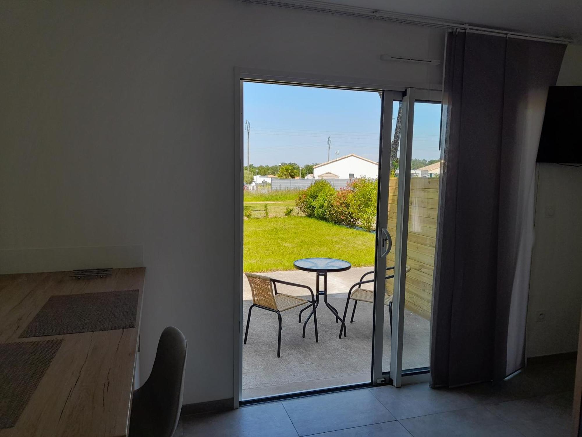 Studio Lumineux Avec Terrasse La Roche-sur-Yon Extérieur photo